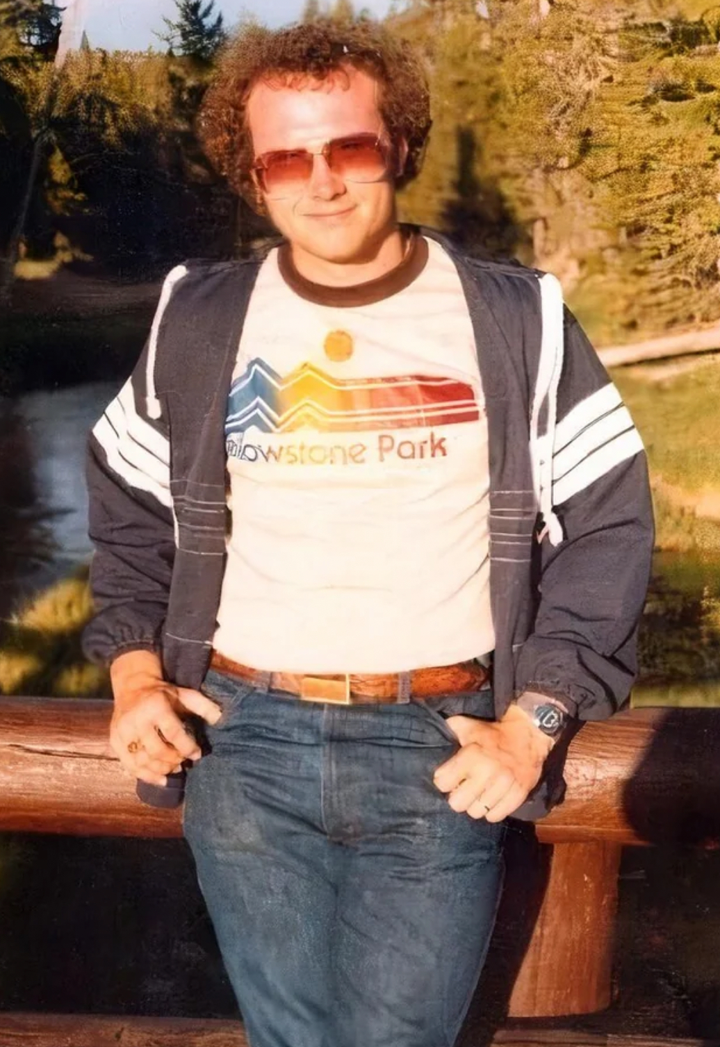 Dude Looks Like The Guy From "That 70's Show"