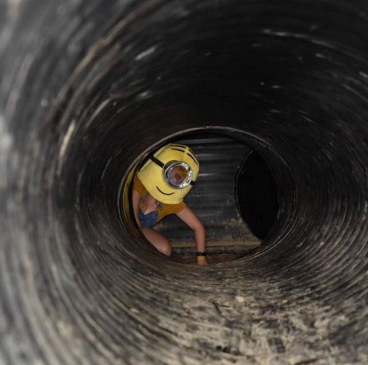 Minion in tunnel