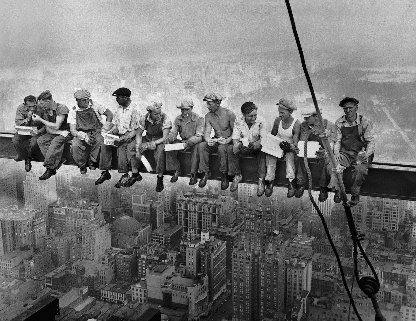Lunch at a skyscraper, 1932