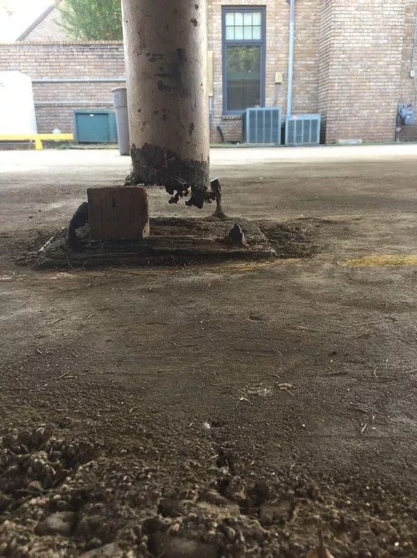 The Pillar That Gave Up