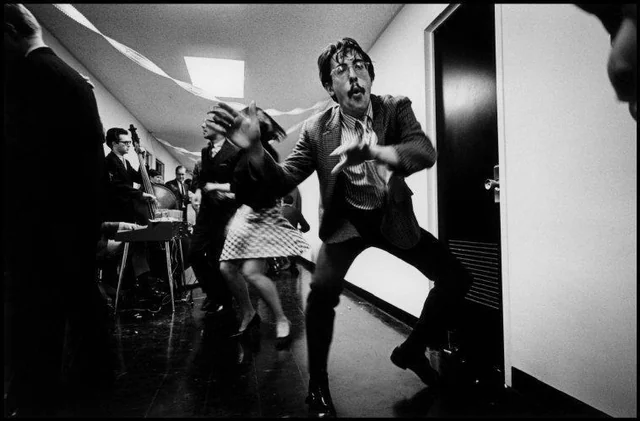 Dance fever in the hallway