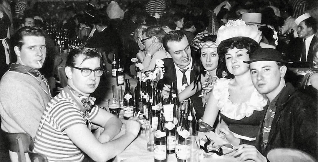 Dinner party in cool outfits