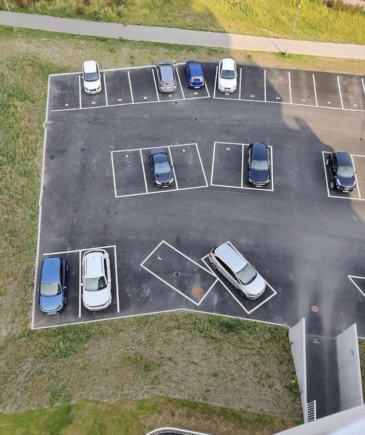 Parking Lot Designed By Someone Who Gave Up