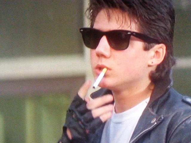 6. Fingerless leather gloves