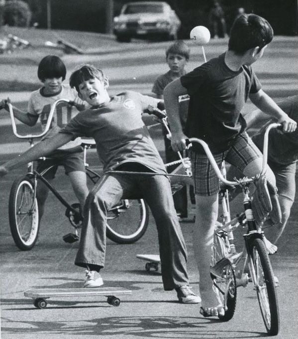 Kid Falls Off His Skateboard