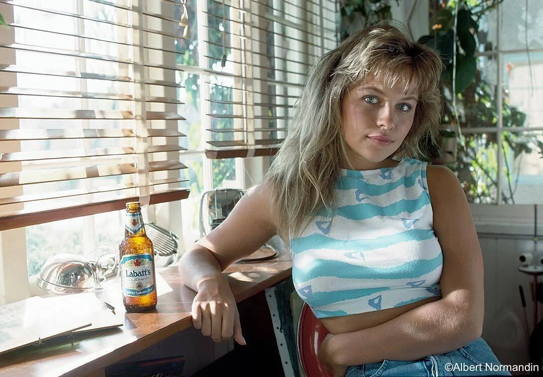 15 Photos Showing How Pamela Anderson Became an Icon