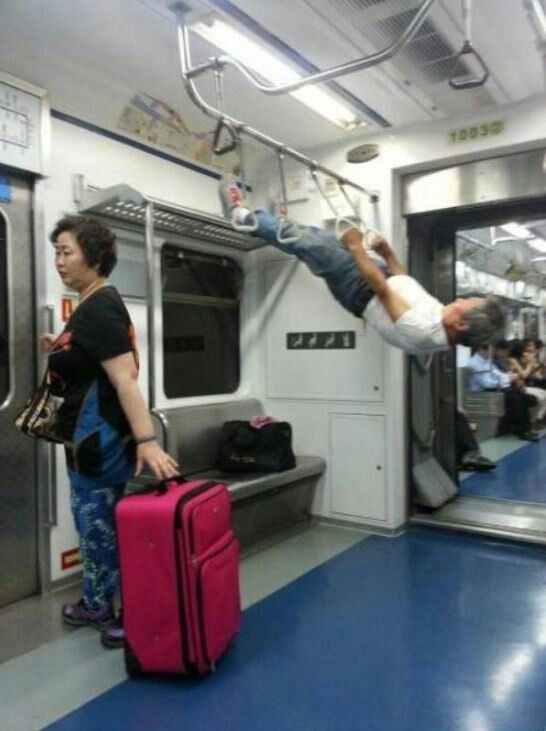 Man Pulls Off a Trick in the Subway