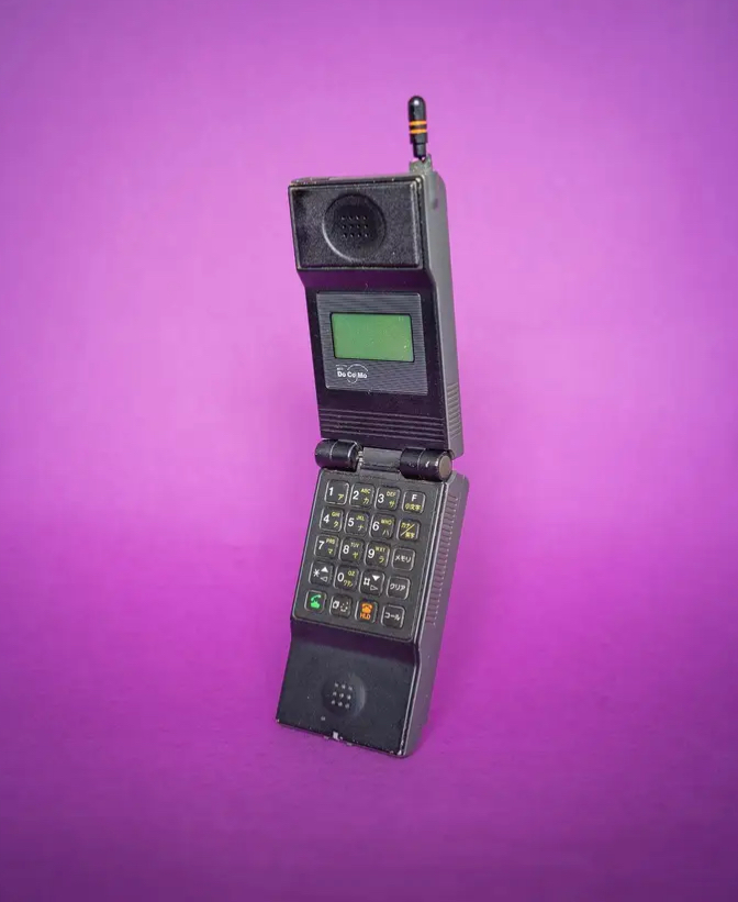 NEC TZ-8030 (large Japanese “bag phone”)