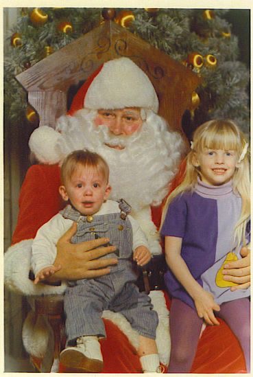 Terrified Child Frozen on Santa’s Lap