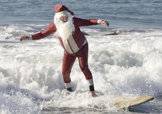 Santa Surfing 