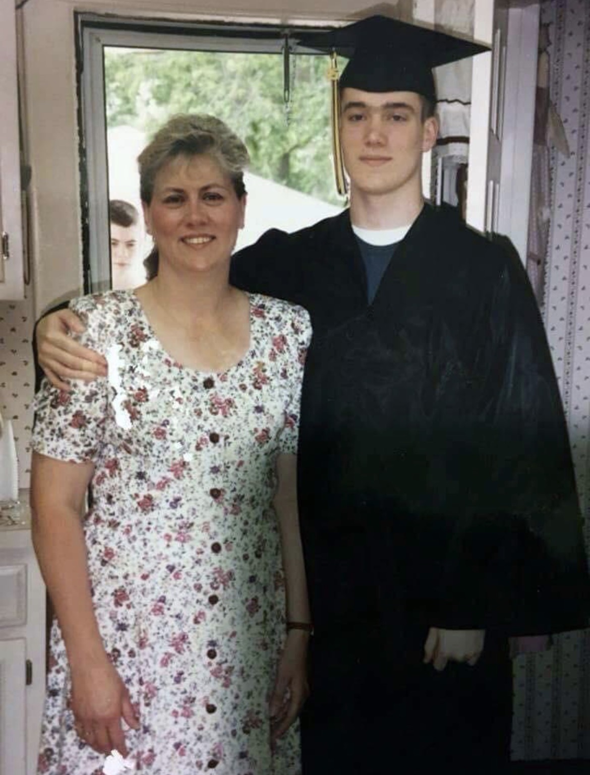 20 Photos of ‘90s Kids Being Too Cool for School | eBaum's World