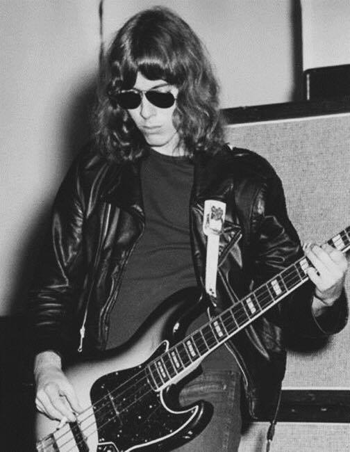 15 Photos Deep Diving into the Tragic '27 Club’ | eBaum's World