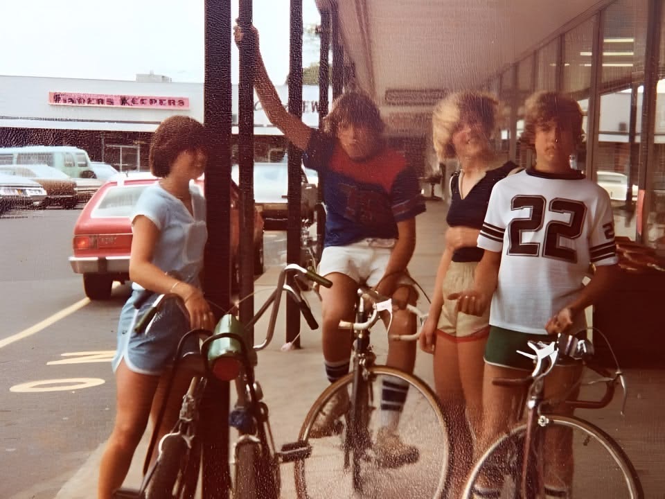 20 Photos of ‘70s Teens Showing Us How to Have Fun | eBaum's World