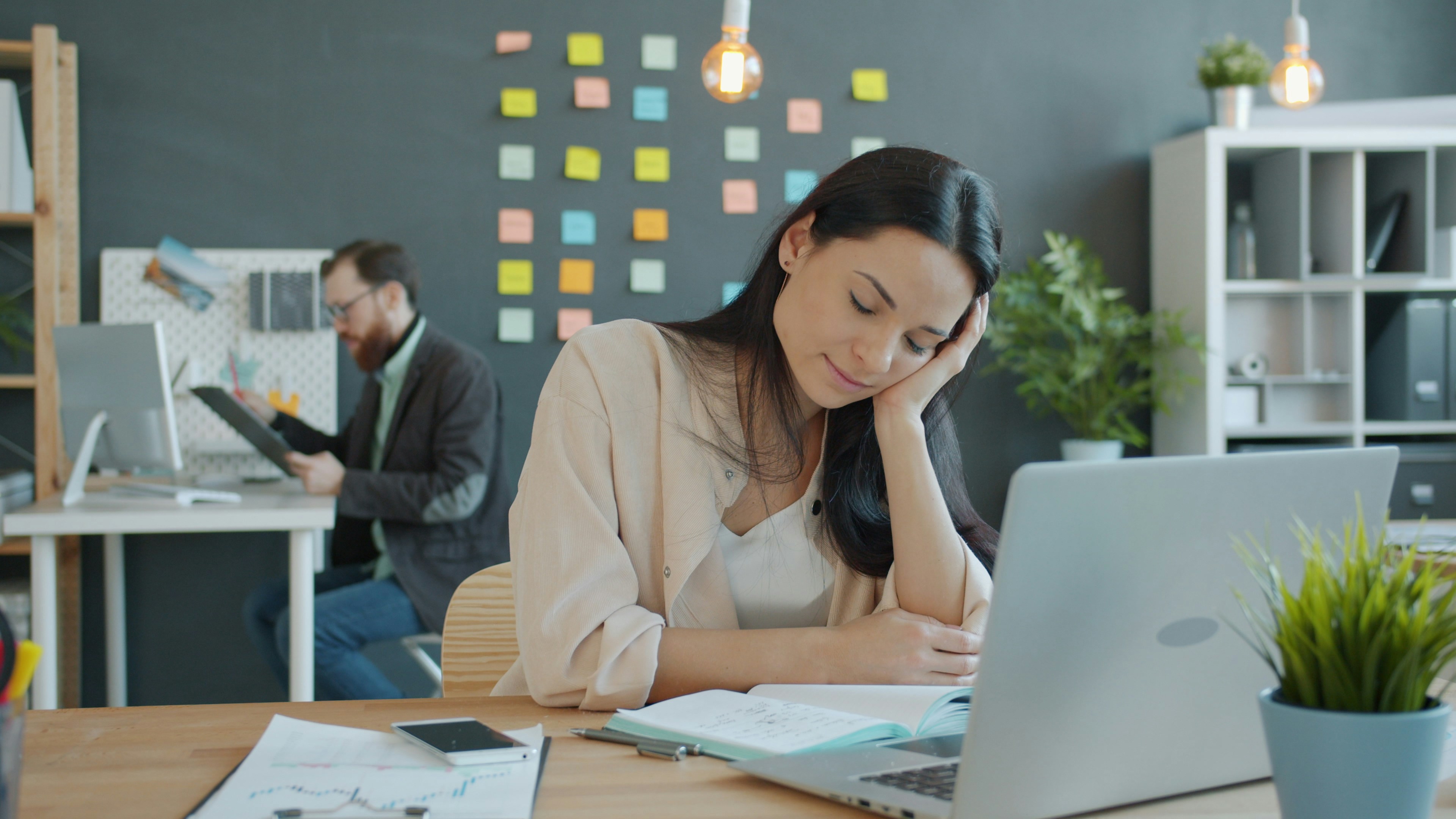 15 Coworkers We're Glad We Don't Have to Work With | eBaum's World