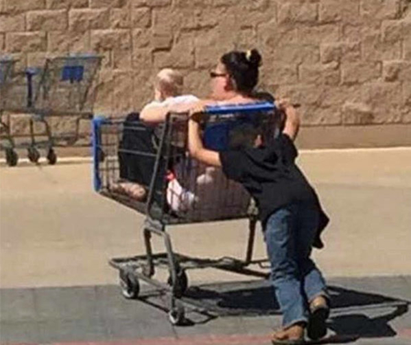15 Photos Where the People of Walmart Are in Fine Form | eBaum's World