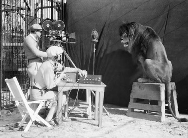 Filming the MGM logo