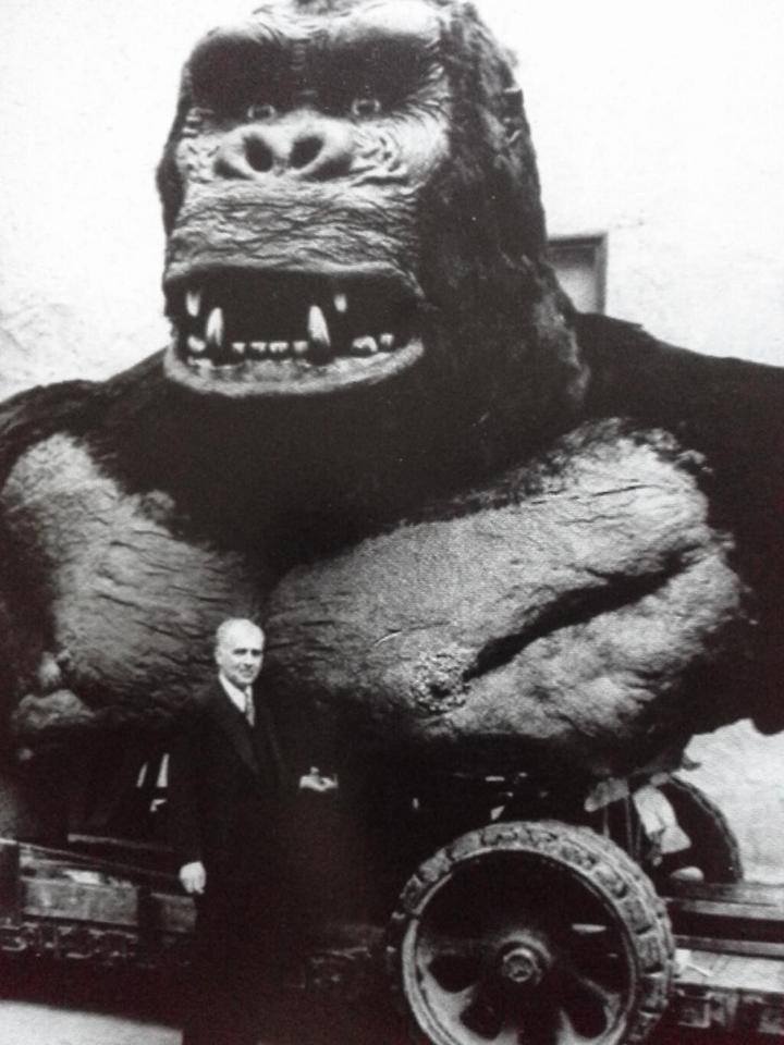 Willis O' Brien poses with a full size head of King Kong 1933