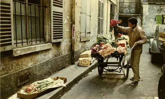 28 Color Photographs Of Life In Paris In The 1950's