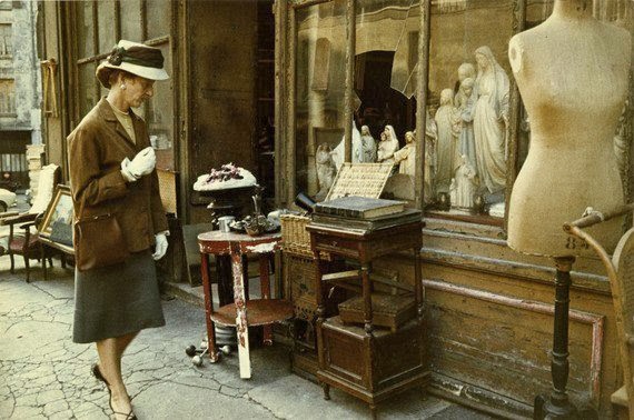 28 Color Photographs Of Life In Paris In The 1950's