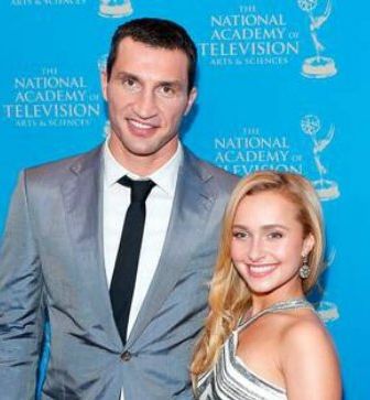Hayden Panettiere, known for "Heroes," met her own hero in 2009. Boxing legend Wladimir Klitschko and Hayden Panettiere had many differences. He is a Ukrainian, she is American. He is 6'6" and she is only 5' tall. He is 40 years old, and she is 27. But nevertheless, the couple has been together ever since 2009, and in 2014 they welcomed their daughter Kaya.