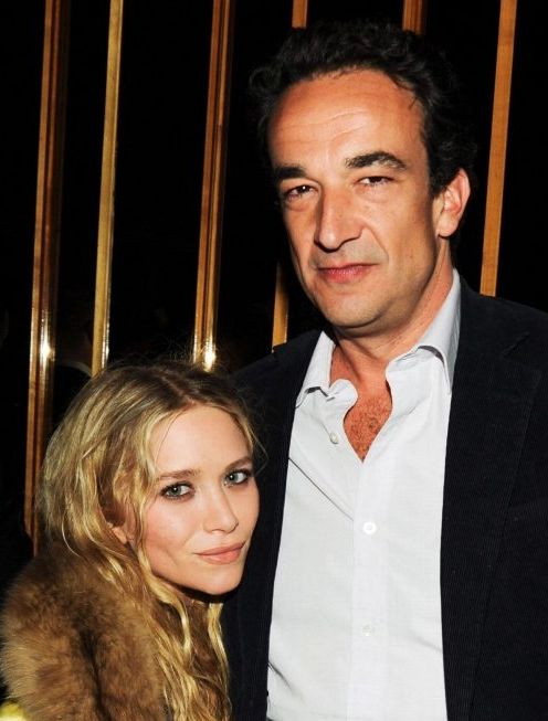 Mary-Kate Olsen surprised everyone when she went public with her relationship with 17 years older Olivier Sarkozy, half-brother of former French president Nicolas Sarkozy. The couple got married in 2015 when Mary-Kate was 29, and Olivier was 46 years old.