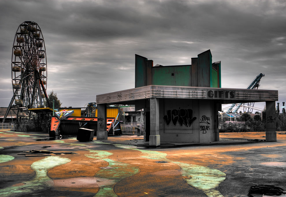 SIX FLAGS NEW ORLEANS 6 yrs after Katrina killed the park-2