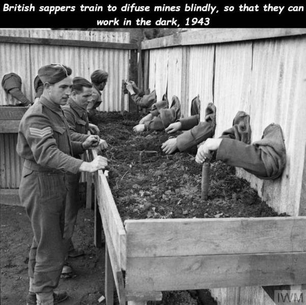 royal engineers ww2 - British sappers train to difuse mines blindly, so that they can work in the dark, 1943