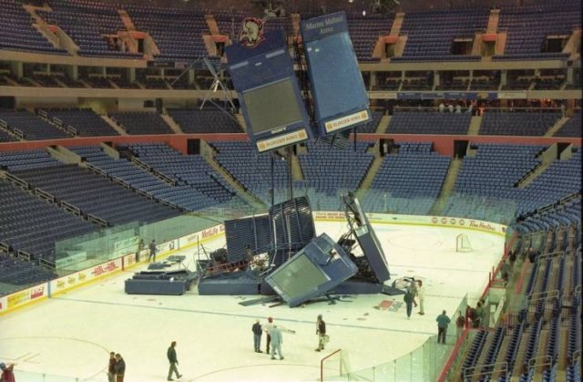 buffalo jumbotron accident