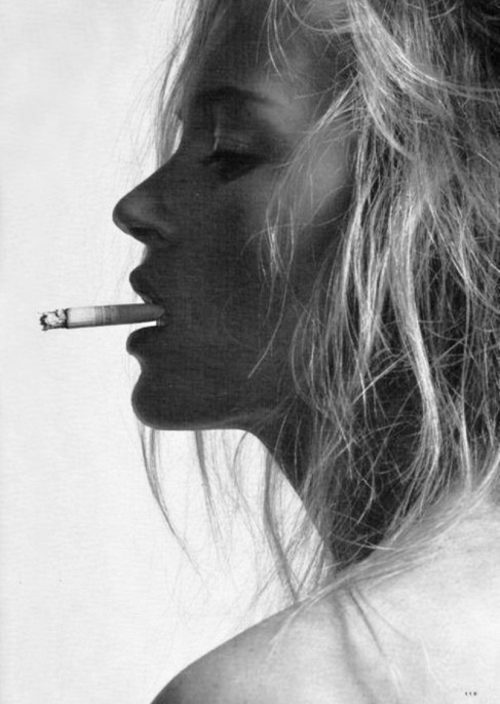 kate moss smoke