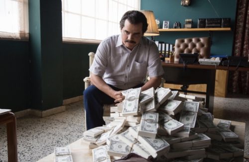 pablo escobar with his money