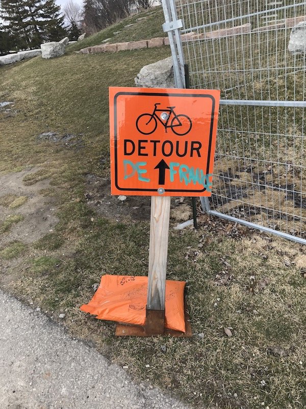 sign - Tirea Detour Tbm