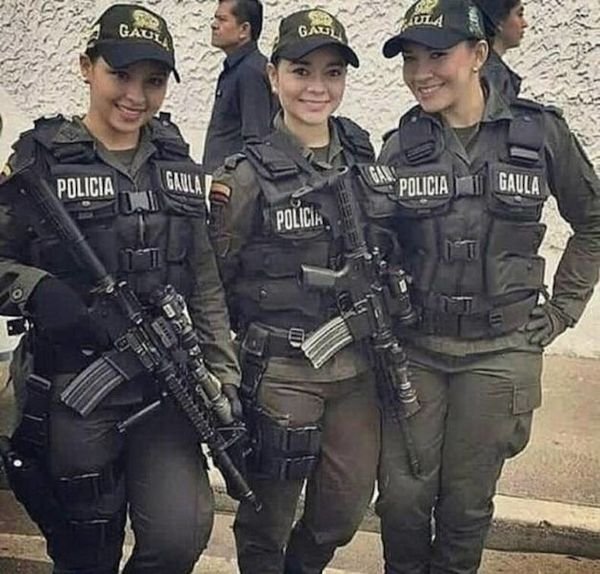 colombian police girls