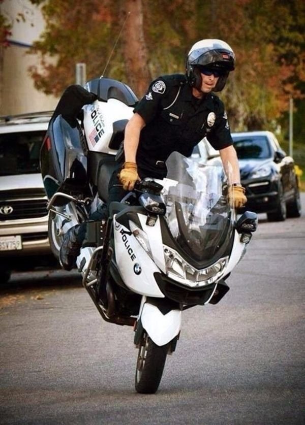police bmw motorcycle