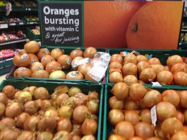 natural foods - Oranges bursting & great with vitamin C for juicing