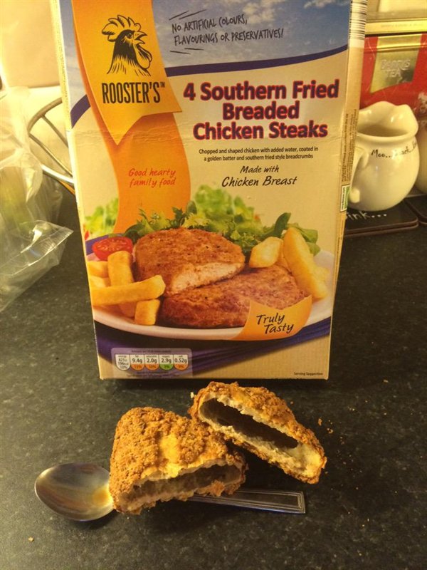 junk food - No Artificial Colours, Flavourings Or Preservatives! Rooster'S 4 Southern Fried Breaded Chicken Steaks Chopped and shaped chicken with added water coated in a golden better and southem tried style breadcrumbs Made with Good hearty family food 