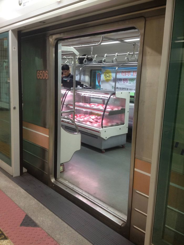 grocery store in train in seoul