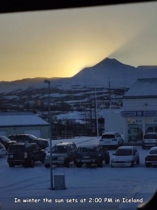 sky - Samverk Borkur In winter the sun sets at in Iceland