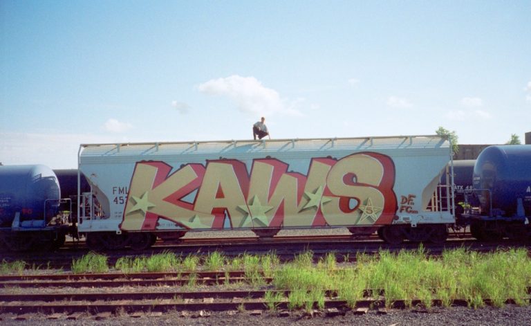 kaws graffiti - Fmy 457 Atx Kas De