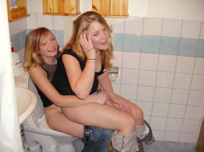 Girls Peeing