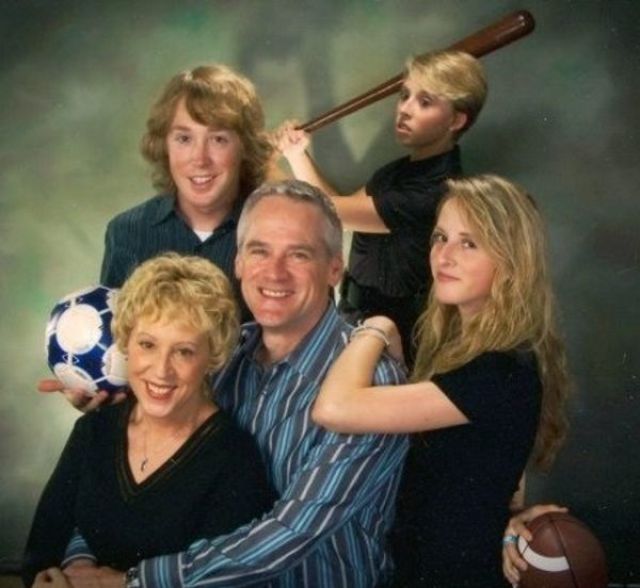 Most WTF Family Portraits