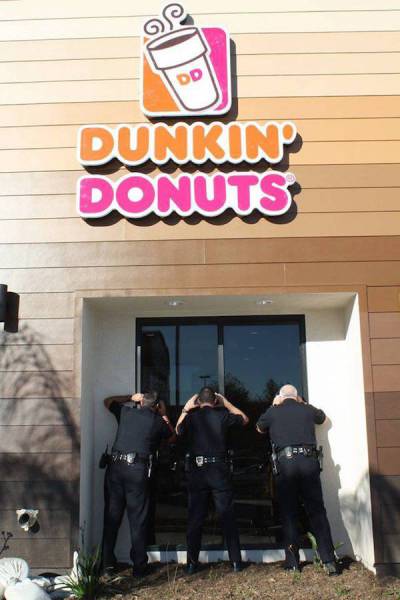 dunkin donuts and cops meme - Dunkin Donuts