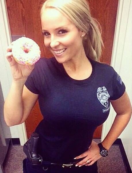 fit female cops