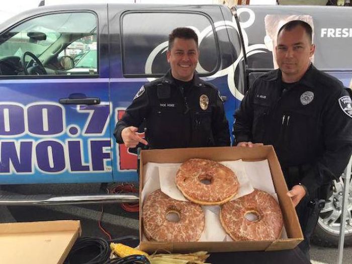 44 Pictures That Prove Cops Can Be Awesome