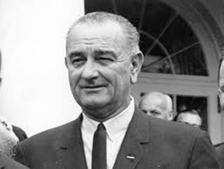 Lyndon Johnson & Alice Glass: Cheating was something Lyndon Johnson did routinely. One of his most infamous scandals was with Alice Glass. His wife Lady Bird, admitted to attacking when she found out. Nothing quite like a cat fight in the White House we think!