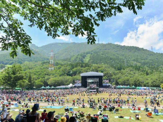 With seven main stages, the Fuji Rock Festival is Japan's largest. The festival, which is held at the Naeba Ski Resort in the Niigata Prefecture, offers visitors incredible views and performances from well-known artists like the Red Hot Chili Peppers.