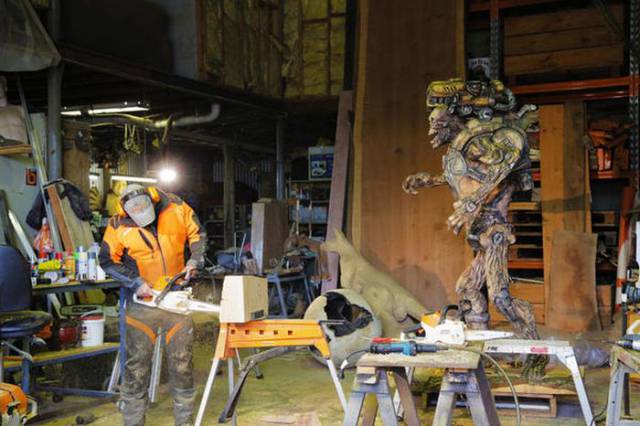 Guy Creates Life Size Sculpture Of Revenant From Doom With Chainsaw