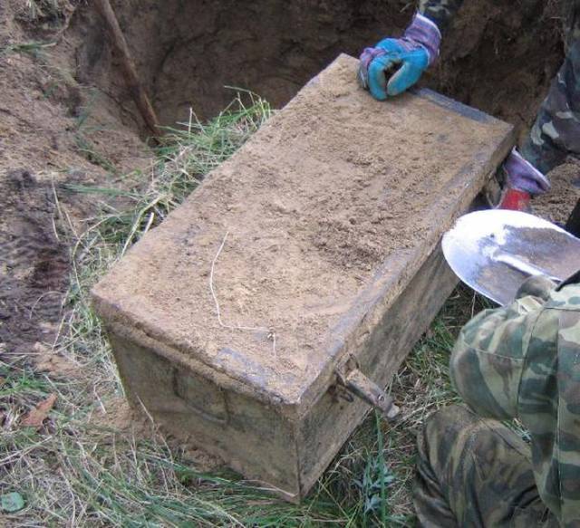 Volunteers Discovered Some WWII Memorabilia Hidden On A Russian Battlefield