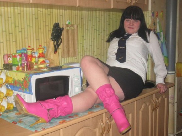 Composition is everything. I don’t know why but the pink boots keep taking my gaze towards the microwave.