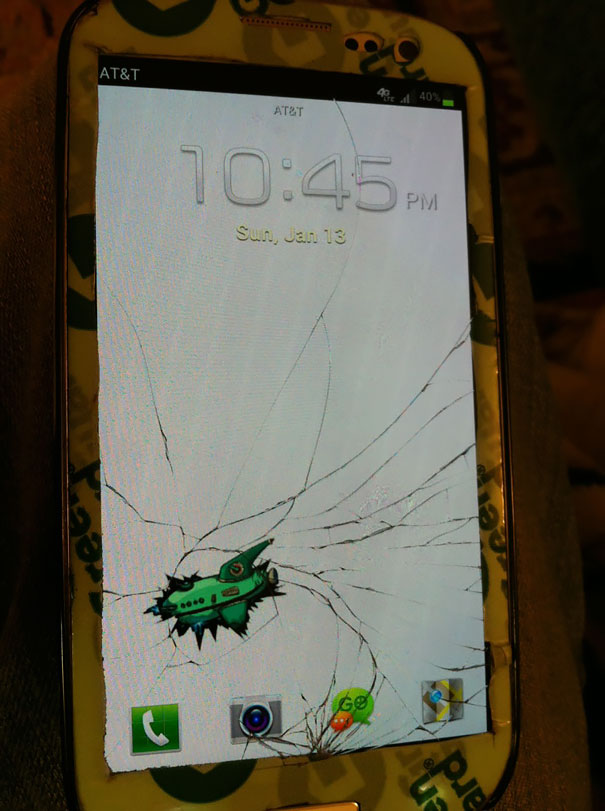 Making The Best Out Of A Cracked Phone Screen