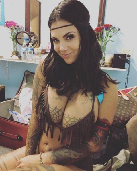 Sexy Ladies Make All Tattoos Look Awesome